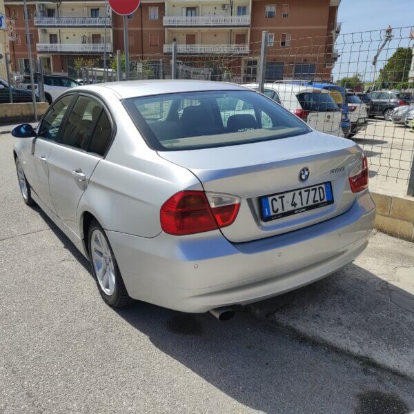 BMW 320 i Benzina / GPL - immagine 3