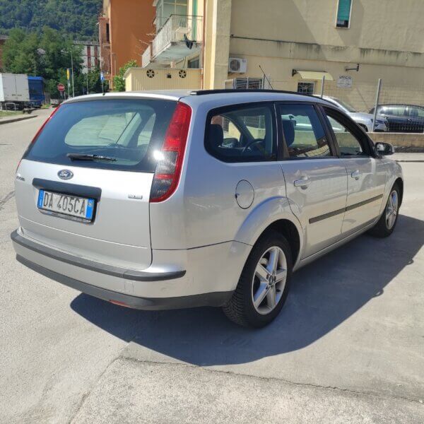 Ford Focus C-Max Focus 1.6 TDCi (90CV) S.W. - immagine 4