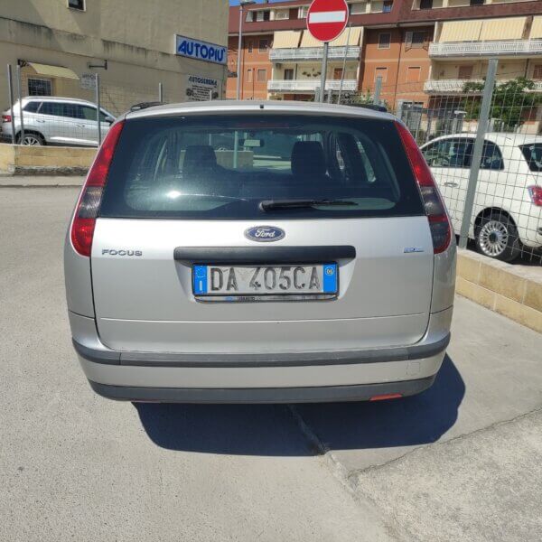 Ford Focus C-Max Focus 1.6 TDCi (90CV) S.W. - immagine 5
