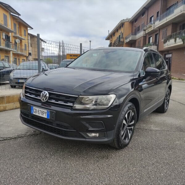 Volkswagen Tiguan 2.0 IQdrive TDI DSG BlueMotion - immagine 2