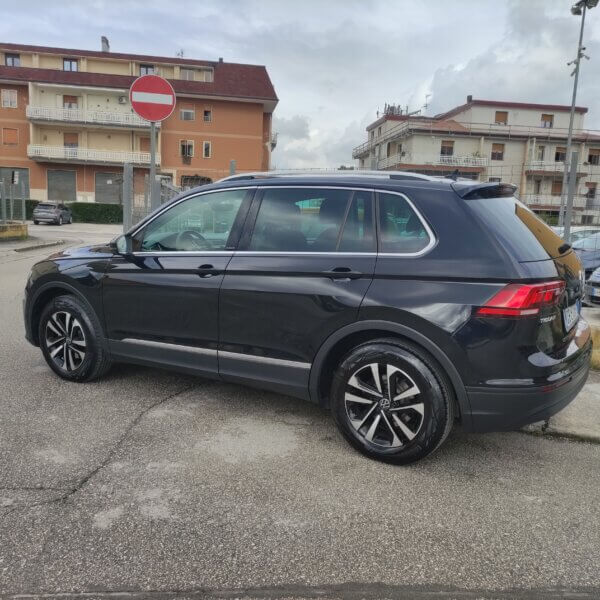 Volkswagen Tiguan 2.0 IQdrive TDI DSG BlueMotion - immagine 5
