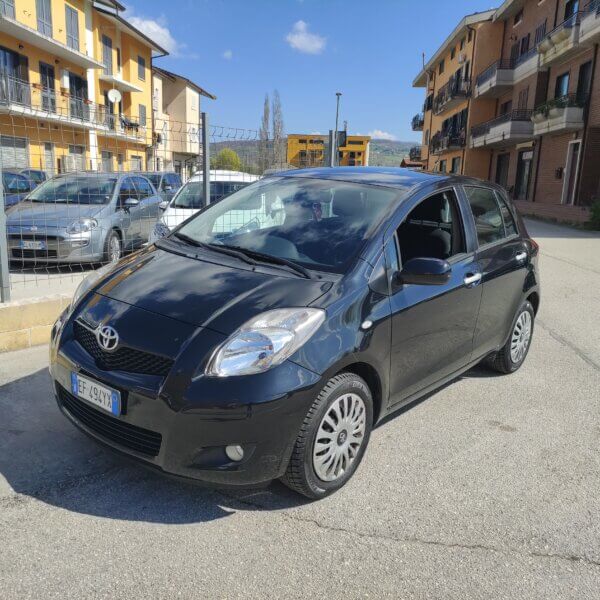 Toyota Yaris 1.0 5 porte Sol - immagine 2
