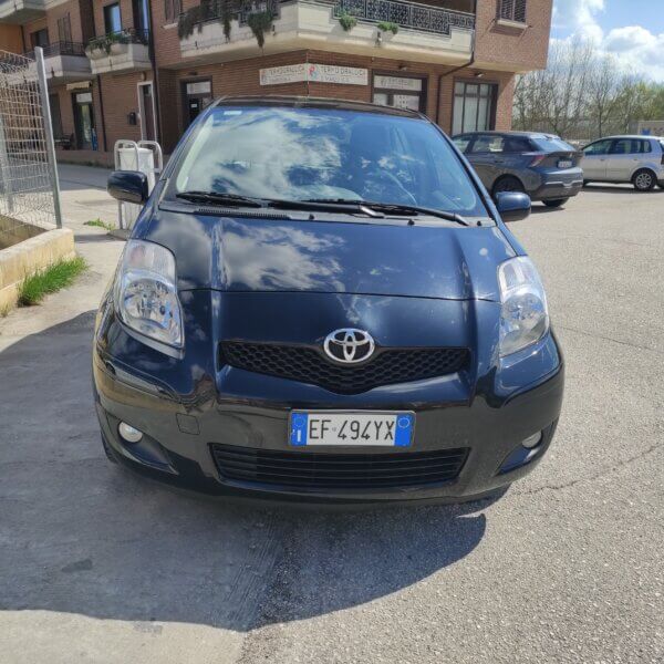 Toyota Yaris 1.0 5 porte Sol - immagine 3