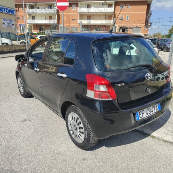 Toyota Yaris 1.0 5 porte Sol - immagine 5