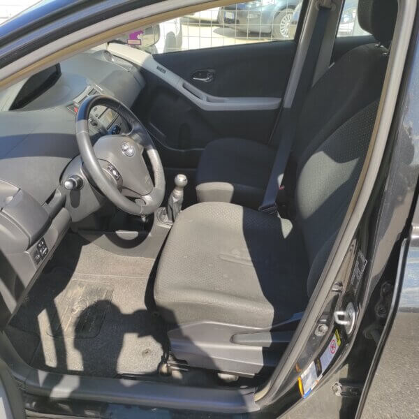 Toyota Yaris 1.0 5 porte Sol - immagine 6