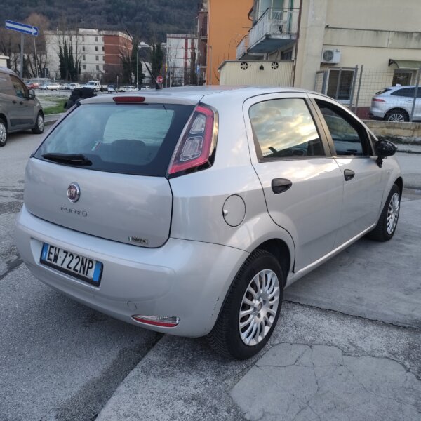 Fiat Punto 1.3 MJT II 75 CV 5 porte Street - immagine 5