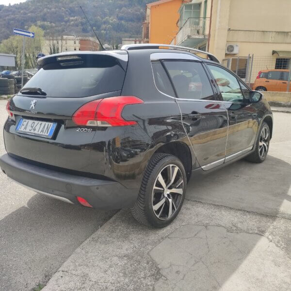 Peugeot 2008 BlueHDi 100 Allure - immagine 4