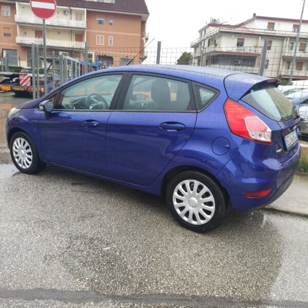 Ford Fiesta 1.5 TDCi 75CV 5 porte Business - immagine 4
