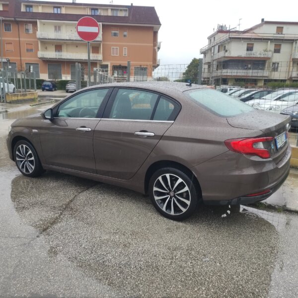 Fiat Tipo 1.6 Mjt 4 porte Lounge - immagine 5