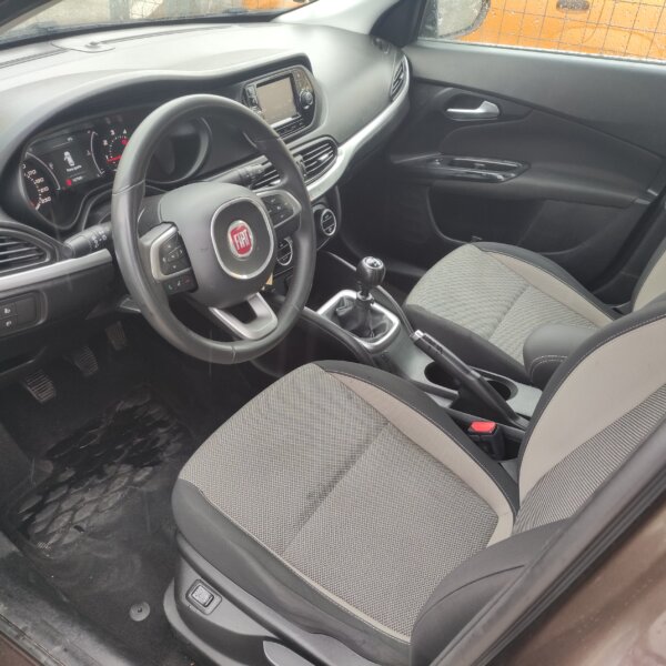 Fiat Tipo 1.6 Mjt 4 porte Lounge - immagine 7