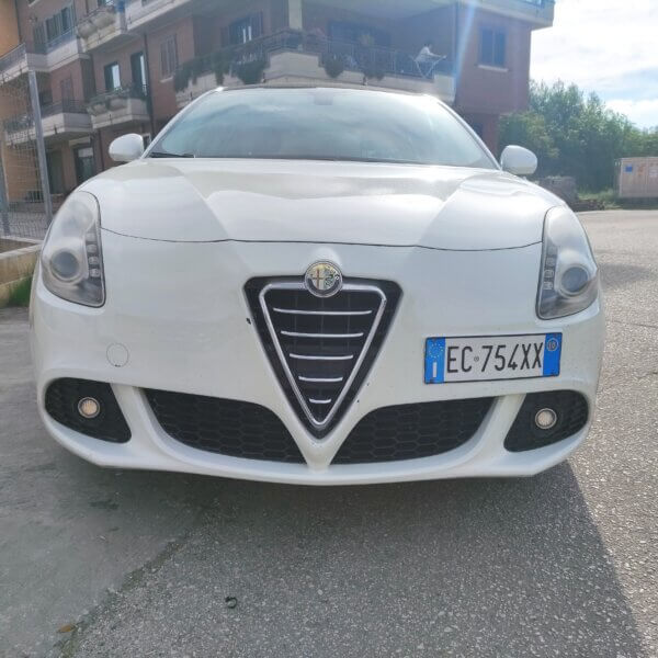 Alfa Romeo Giulietta 1.6 JTDm-2 105 CV Distinctive - immagine 2