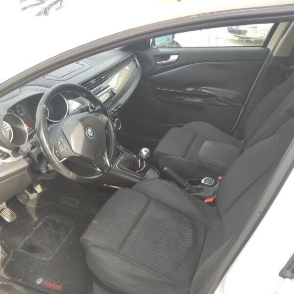 Alfa Romeo Giulietta 1.6 JTDm-2 105 CV Distinctive - immagine 5