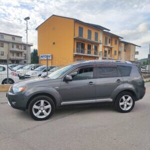 Mitsubishi Outlander 2.0 DI-D Instyle 7 p.ti DPF