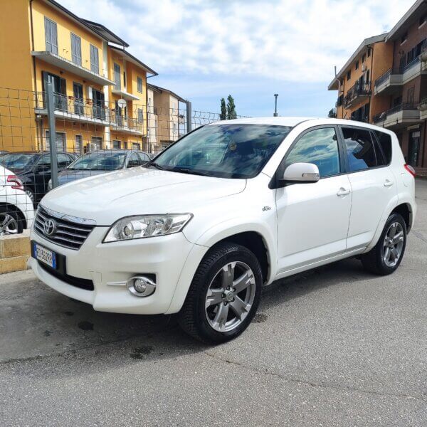 Toyota RAV 4 RAV4 Crossover 2.2 D-Cat A/T 150 CV L - immagine 2
