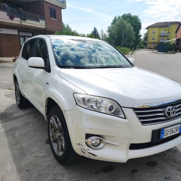 Toyota RAV 4 RAV4 Crossover 2.2 D-Cat A/T 150 CV L - immagine 3