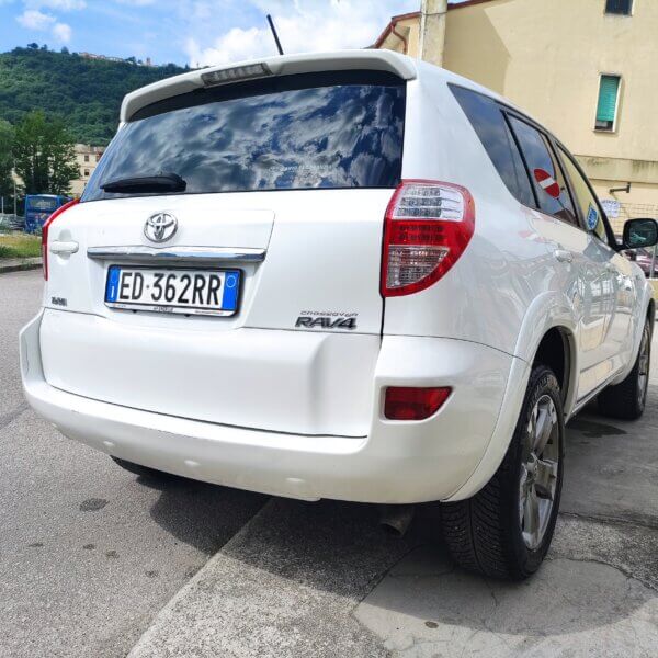 Toyota RAV 4 RAV4 Crossover 2.2 D-Cat A/T 150 CV L - immagine 4